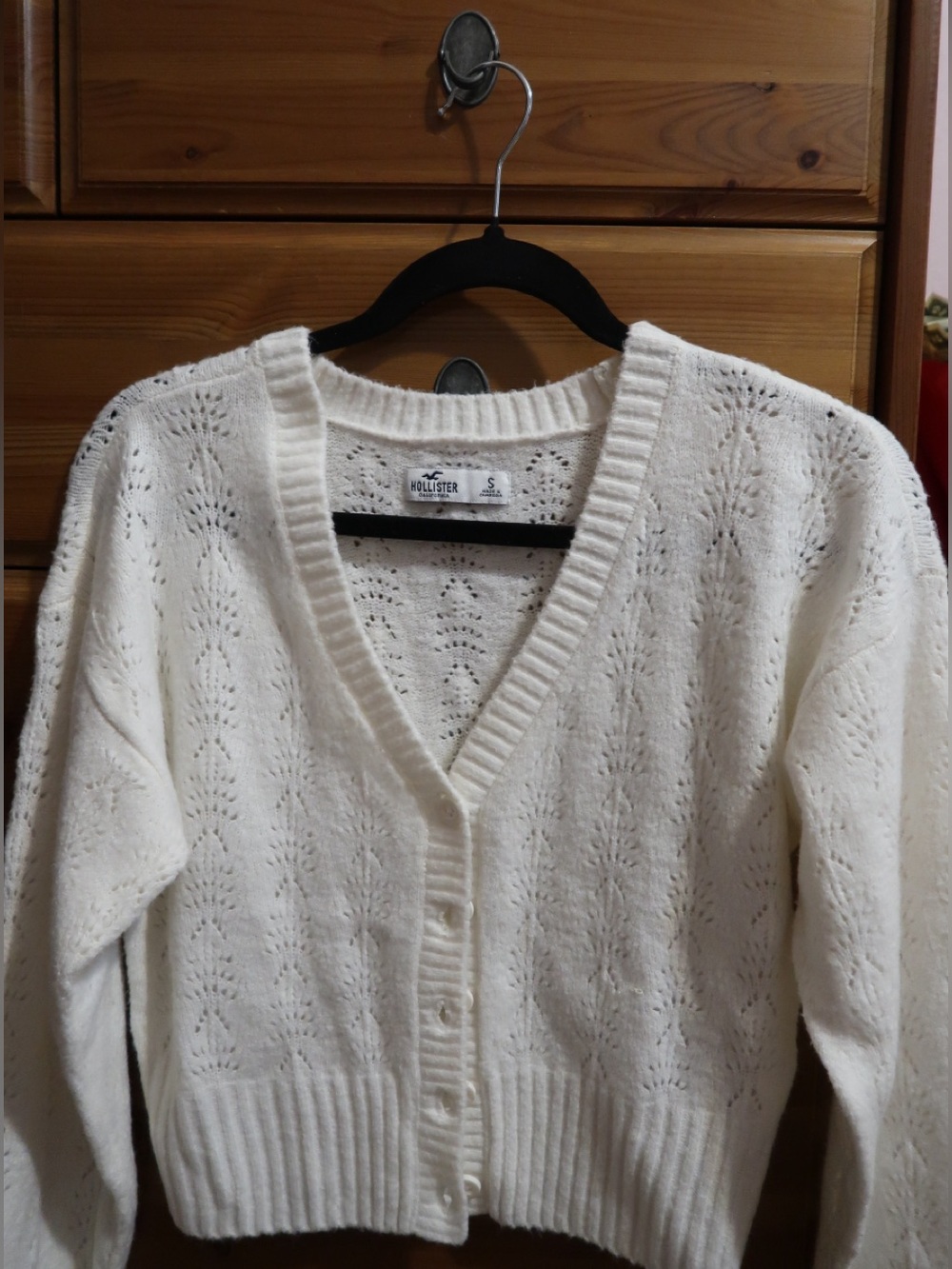 Hollister V-Neck Cropped Button Cardigan